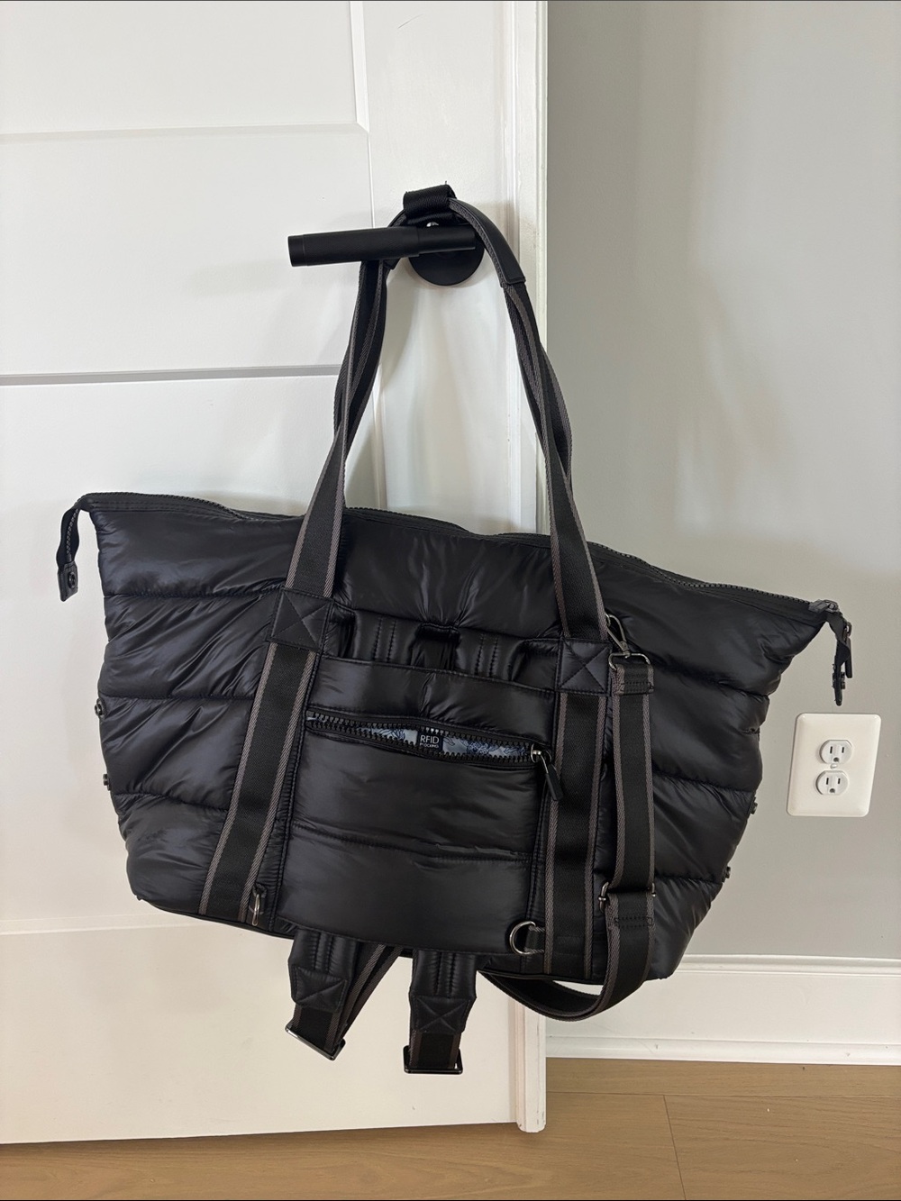 Oliver Thomas Black Quilted Travel Tote - Picture 7 of 10